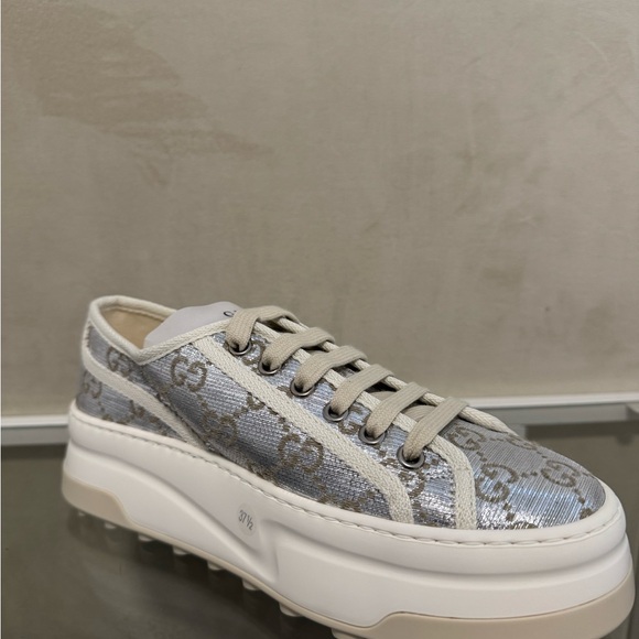 Gucci Women's Cream & silver GG canvas platform Sneakers Sz 37.5 - Picture 4 of 7